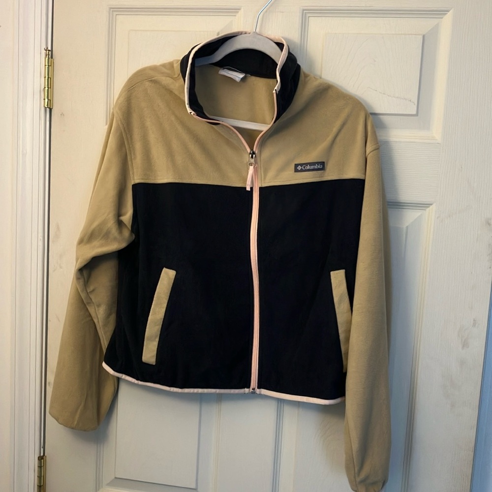 Columbia Women’s lightweight fleece zip up sweater size Medium